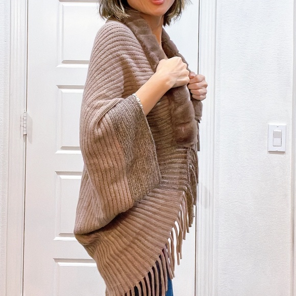 016 Cozy Vegan Fur Fringe Cardigan - Picture 8 of 10